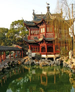 Shanghai - the Yuyuan Gardens, best example of classical Cjhinese gardens in Shanghai